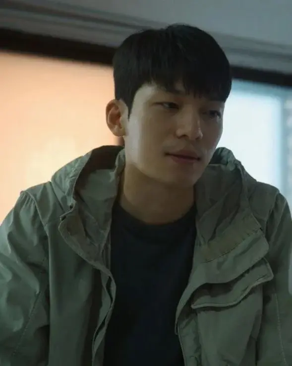 Wi Ha-jun as Hwang Jun-ho in Squid Game Season 3